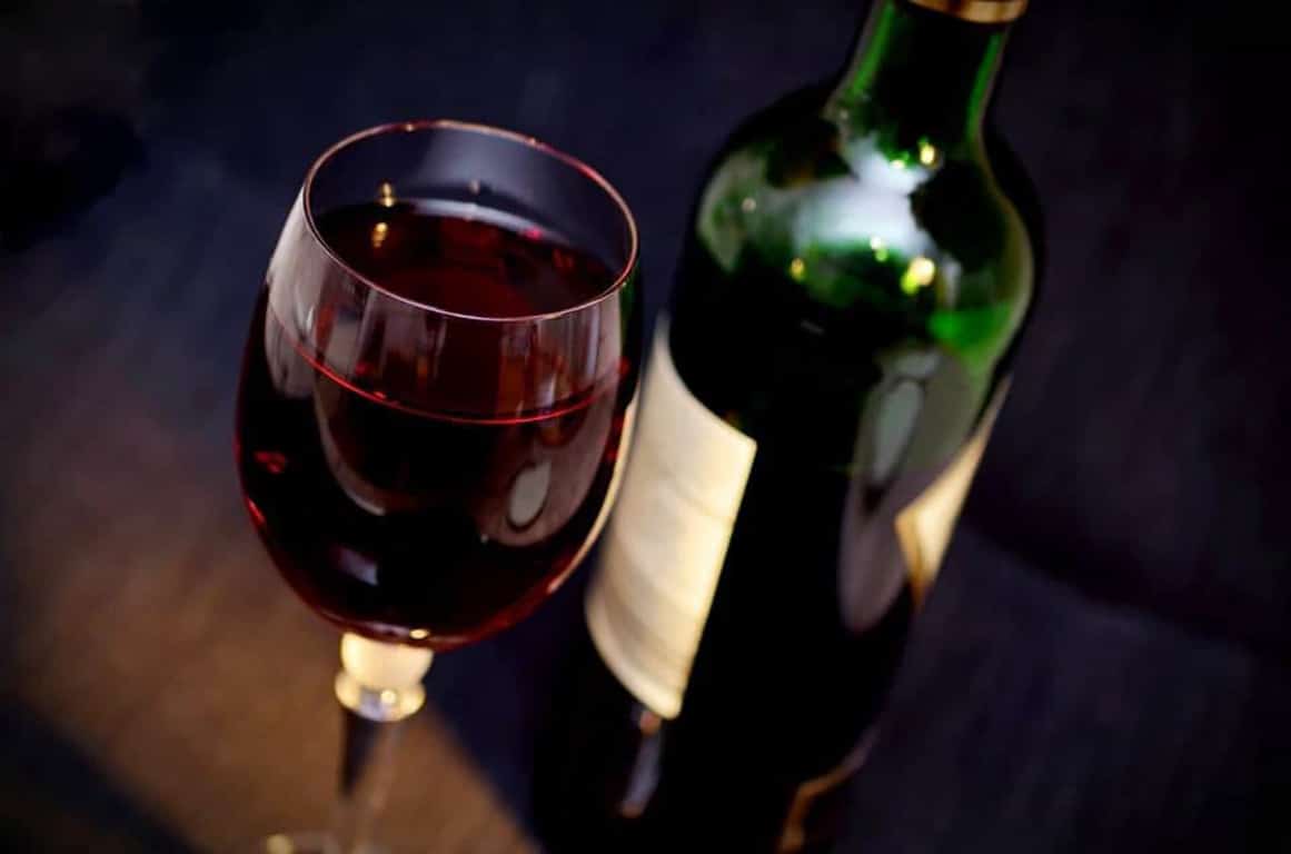 Les avantages de boire un verre de vin rouge par jour